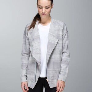 Lululemon | Mula  Bundle Wrap Size 8